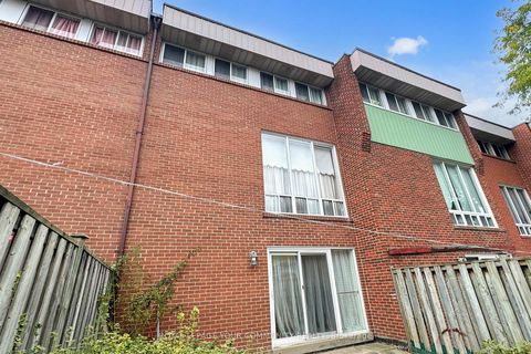 Photo 42 at 72 - 42 John Cabot Way, Jane Heights, Toronto