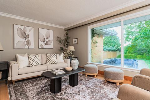 Photo 1 at 25 Ayre Point Road, Cliffcrest, Toronto