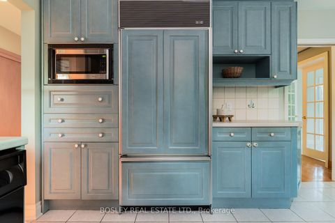 Photo 9 at 25 Ayre Point Road, Cliffcrest, Toronto