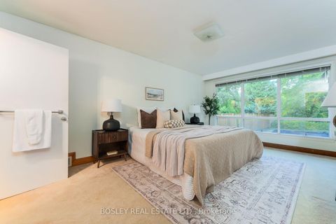 Photo 10 at 25 Ayre Point Road, Cliffcrest, Toronto