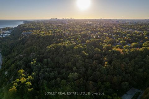 Photo 25 at 25 Ayre Point Road, Cliffcrest, Toronto