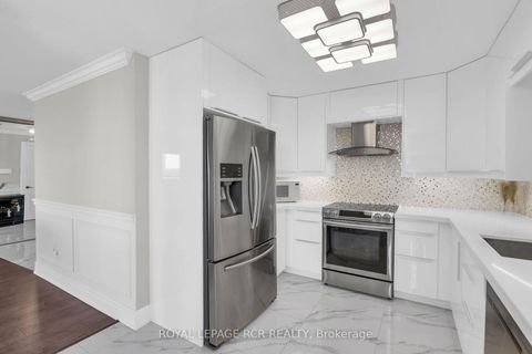 Photo 9 at 1607 - 1 Clark Avenue W, Yorkhill, Vaughan Photo 9 at 1607 - 1 Clark Avenue W, Yorkhill, Vaughan