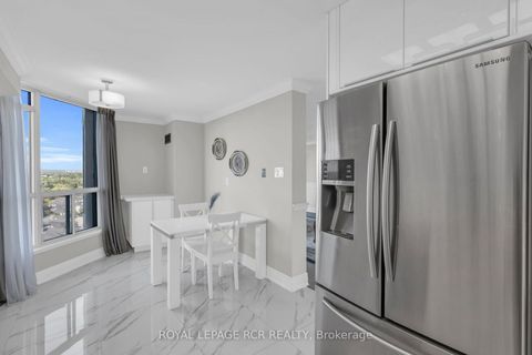 Photo 13 at 1607 - 1 Clark Avenue W, Yorkhill, Vaughan