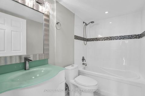 Photo 18 at 1607 - 1 Clark Avenue W, Yorkhill, Vaughan