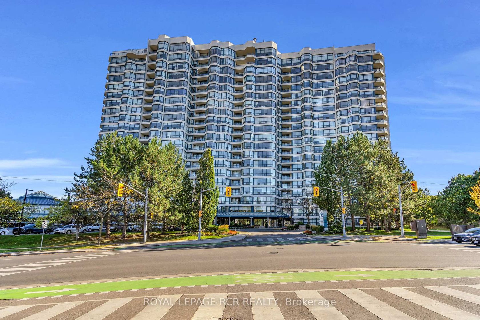 1607 - 1 Clark Avenue W, Yorkhill, Vaughan photo number 2 1607 - 1 Clark Avenue W, Yorkhill, Vaughan photo number 2