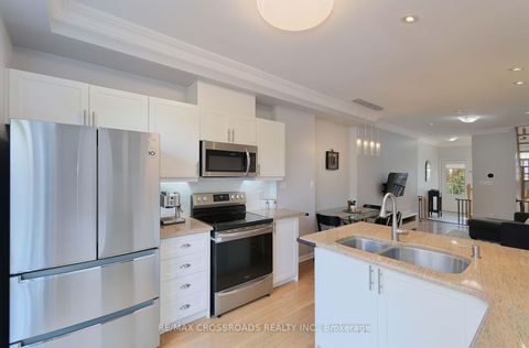 Photo 4 at 6 - 3890 Bloor Street W, City Centre West, Toronto