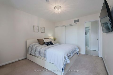 Photo 22 at 6 - 3890 Bloor Street W, City Centre West, Toronto