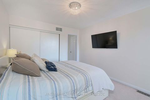 Photo 27 at 6 - 3890 Bloor Street W, City Centre West, Toronto