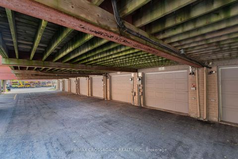 Photo 34 at 6 - 3890 Bloor Street W, City Centre West, Toronto