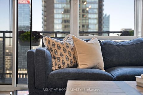 Photo 6 at 3205 - 15 Fort York Boulevard, Waterfront Communities C1, Toronto