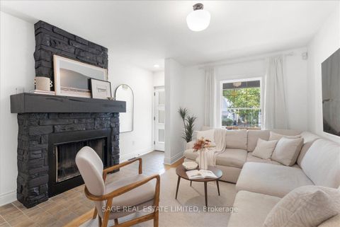 Photo 6 at 28 Pickering Street, Danforth, Toronto