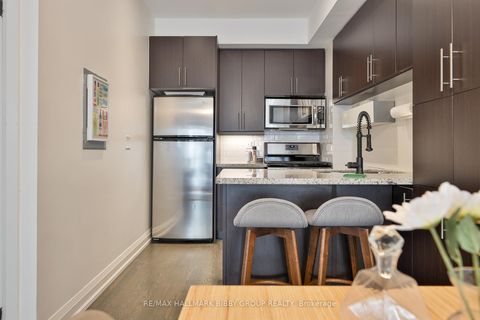 Photo 11 at 20 - 284 Brock Avenue, Little Portugal, Toronto