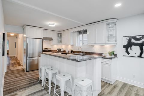 Photo 9 at 22 Hargrove Lane, Alderwood, Toronto