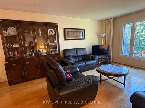 Photo 6 at 142 Alexmuir Boulevard, Agincourt North, Toronto