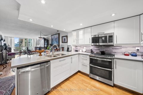 Photo 2 at 906 - 15 Maitland Place, South St. James Town, Toronto