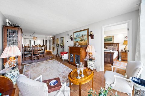 Photo 9 at 906 - 15 Maitland Place, South St. James Town, Toronto