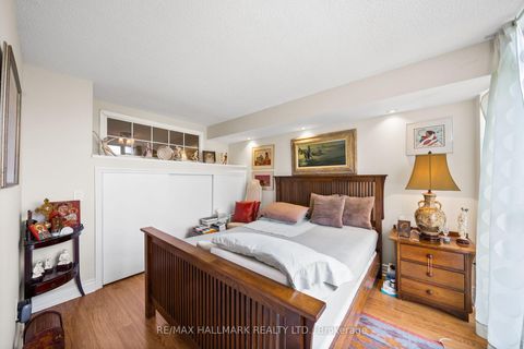 Photo 10 at 906 - 15 Maitland Place, South St. James Town, Toronto