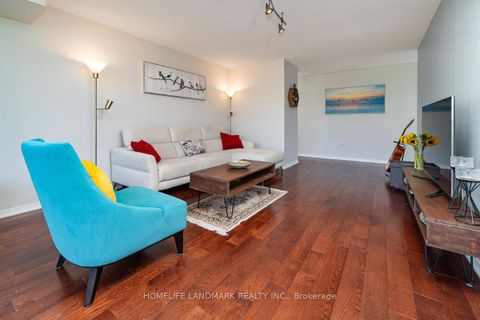 Photo 6 at 712 - 175 Cedar Avenue, Harding, Richmond Hill Photo 6 at 712 - 175 Cedar Avenue, Harding, Richmond Hill