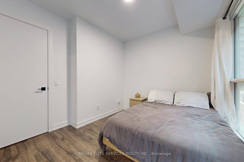 Photo 23 at 703 - 327 King Street W, Waterfront Communities C1, Toronto