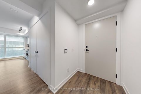 Photo 30 at 703 - 327 King Street W, Waterfront Communities C1, Toronto