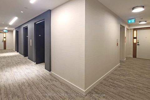 Photo 11 at 2302 - 327 King Street W, Waterfront Communities C1, Toronto