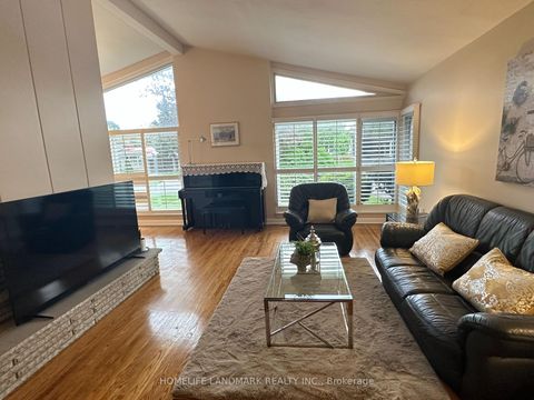 Photo 2 at 10 Blithfield Avenue, Bayview Village, Toronto