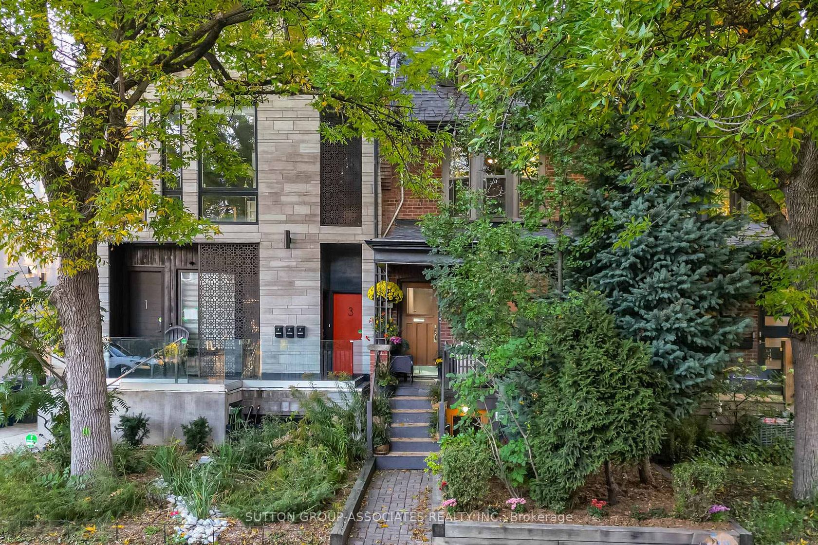 224 Lippincott Street, University, Toronto 