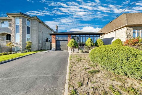 Photo 1 at 422 Maple Leaf Drive, Maple Leaf, Toronto