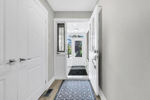 Photo 11 at 422 Maple Leaf Drive, Maple Leaf, Toronto