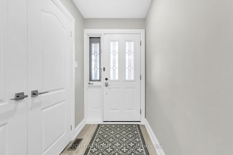 Photo 12 at 422 Maple Leaf Drive, Maple Leaf, Toronto