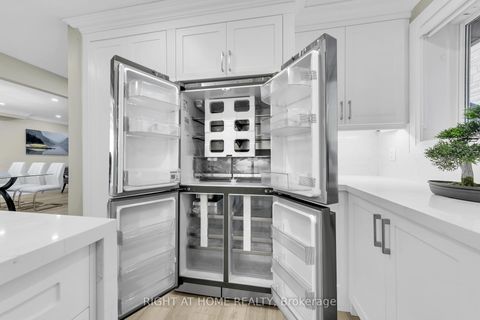 Photo 15 at 422 Maple Leaf Drive, Maple Leaf, Toronto