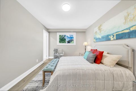 Photo 24 at 422 Maple Leaf Drive, Maple Leaf, Toronto