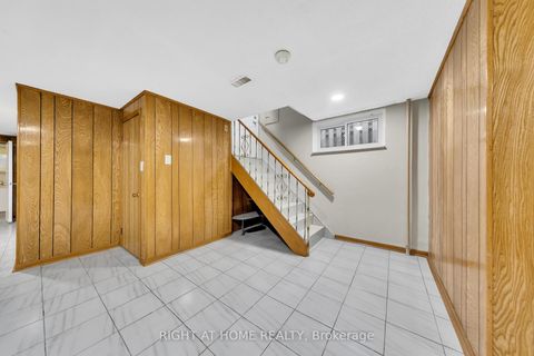 Photo 31 at 422 Maple Leaf Drive, Maple Leaf, Toronto