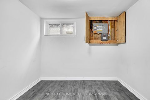 Photo 42 at 422 Maple Leaf Drive, Maple Leaf, Toronto
