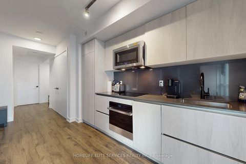 Photo 22 at 702 - 327 King Street W, Waterfront Communities C1, Toronto