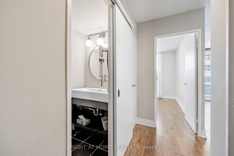 Photo 2 at 2109 - 30 Gloucester Street, Yonge Corridor, Toronto
