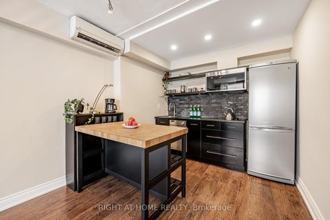 Photo 5 at 2109 - 30 Gloucester Street, Yonge Corridor, Toronto Photo 5 at 2109 - 30 Gloucester Street, Yonge Corridor, Toronto