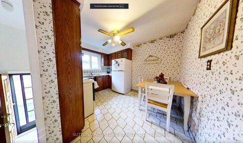 Photo 12 at 121 Denbigh Crescent, CFB, Toronto