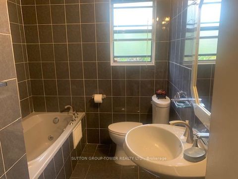 Photo 14 at 121 Denbigh Crescent, CFB, Toronto