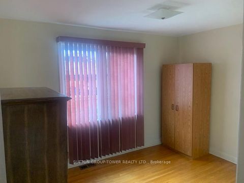 Photo 18 at 121 Denbigh Crescent, CFB, Toronto