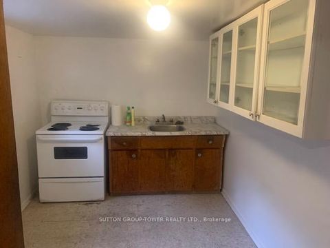 Photo 22 at 121 Denbigh Crescent, CFB, Toronto
