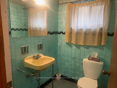 Photo 23 at 121 Denbigh Crescent, CFB, Toronto