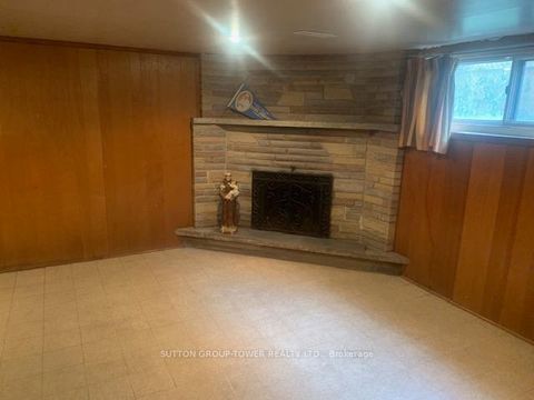 Photo 24 at 121 Denbigh Crescent, CFB, Toronto