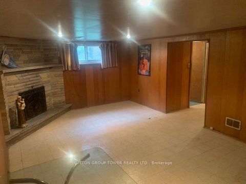 Photo 26 at 121 Denbigh Crescent, CFB, Toronto