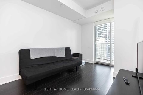 Photo 3 at 1518 - 955 Bay Street, Bay Street Corridor, Toronto