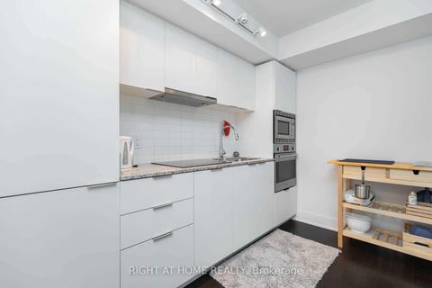 Photo 6 at 1518 - 955 Bay Street, Bay Street Corridor, Toronto