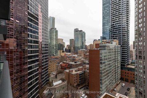 Photo 15 at 1518 - 955 Bay Street, Bay Street Corridor, Toronto