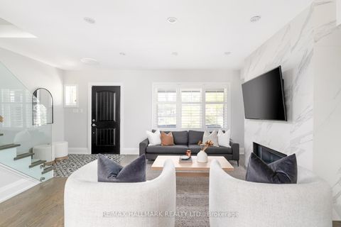 Photo 10 at 29 Lesmount Avenue, East York, Toronto