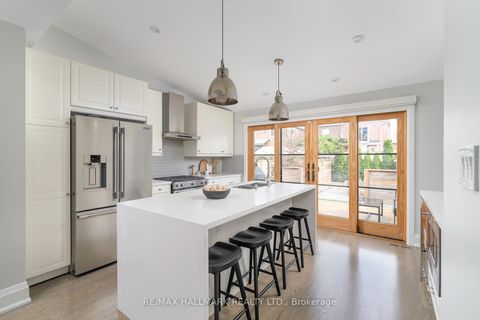 Photo 20 at 29 Lesmount Avenue, East York, Toronto