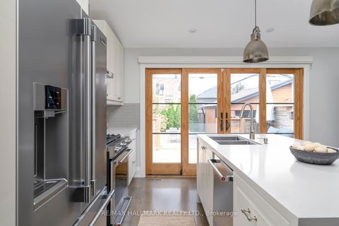 Photo 21 at 29 Lesmount Avenue, East York, Toronto